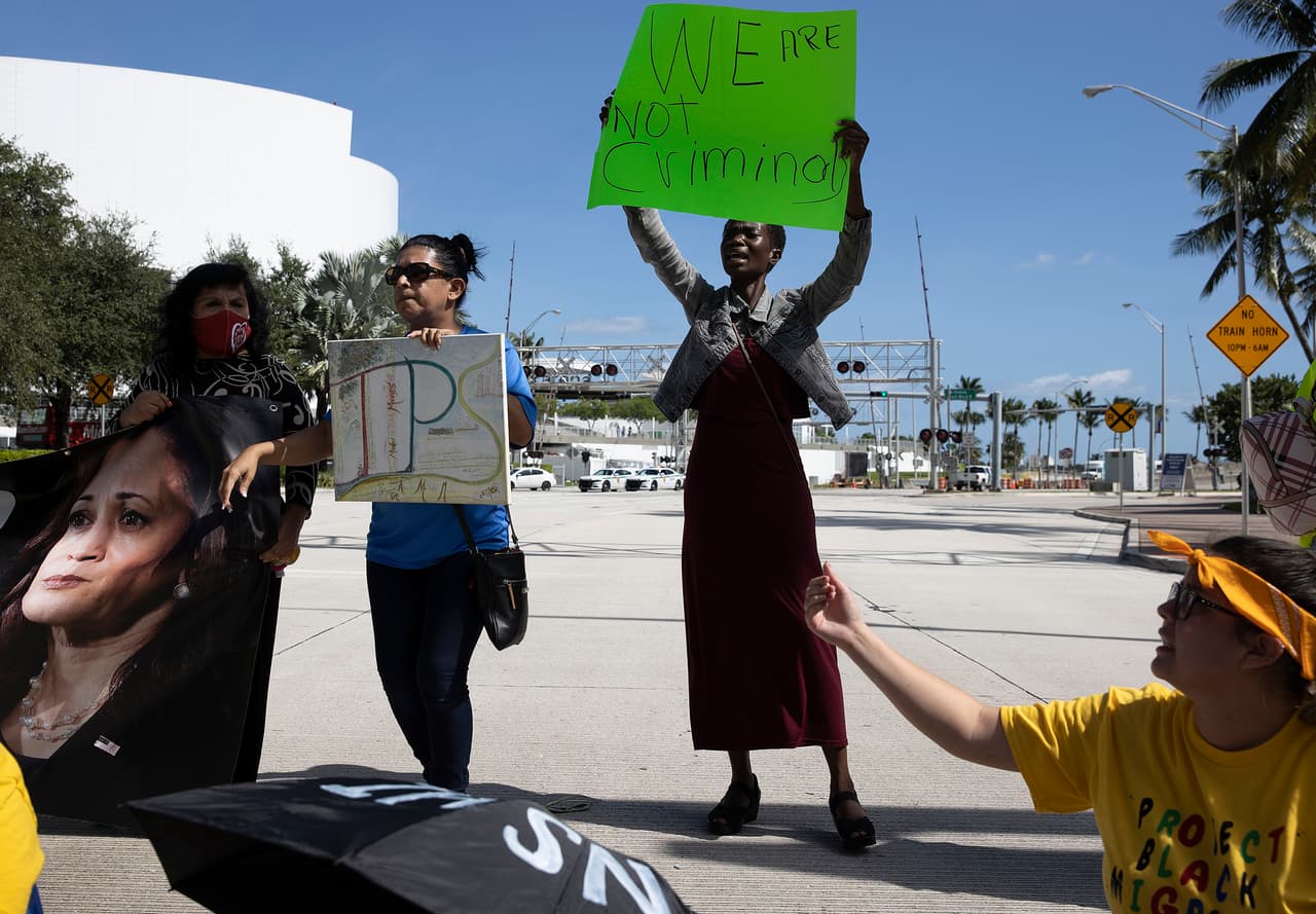 La votación quedó con 77 votos a favor y 42 en contra.