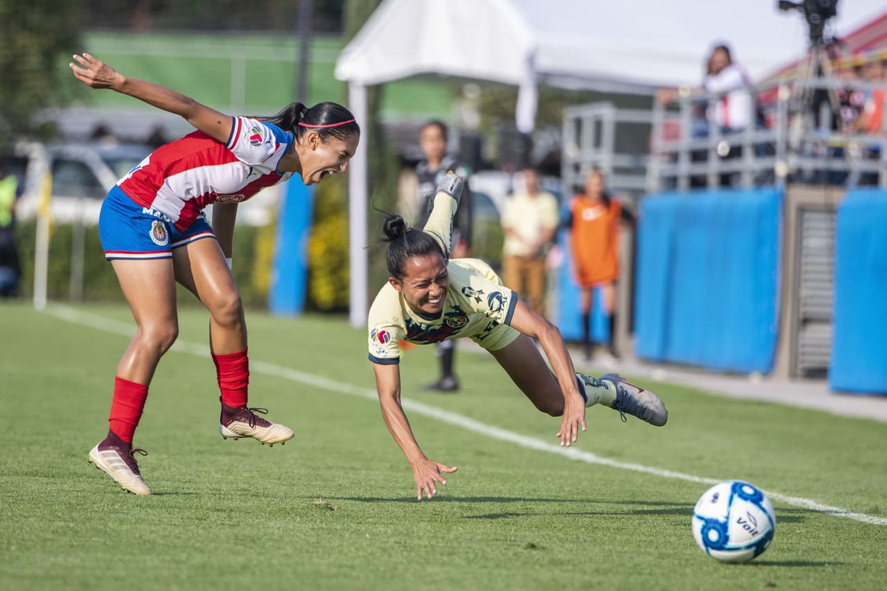 El esférico se pelea duro en cualquier parte del campo.