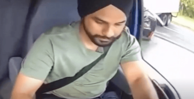 El conductor quedó recluido en la cárcel del condado St. Lucie y el Servicio de Inmigración y Control de Aduanas (ICE) ya interpuso una orden de detención. La intención es que sea deportado tan pronto finalice el proceso judicial en su contra.
<br>Si la petición a su favor tendrá algún efecto, se verá en las próximas semanas.