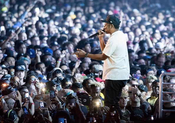 Jay-Z Dedicates Song to Colin Kaepernick