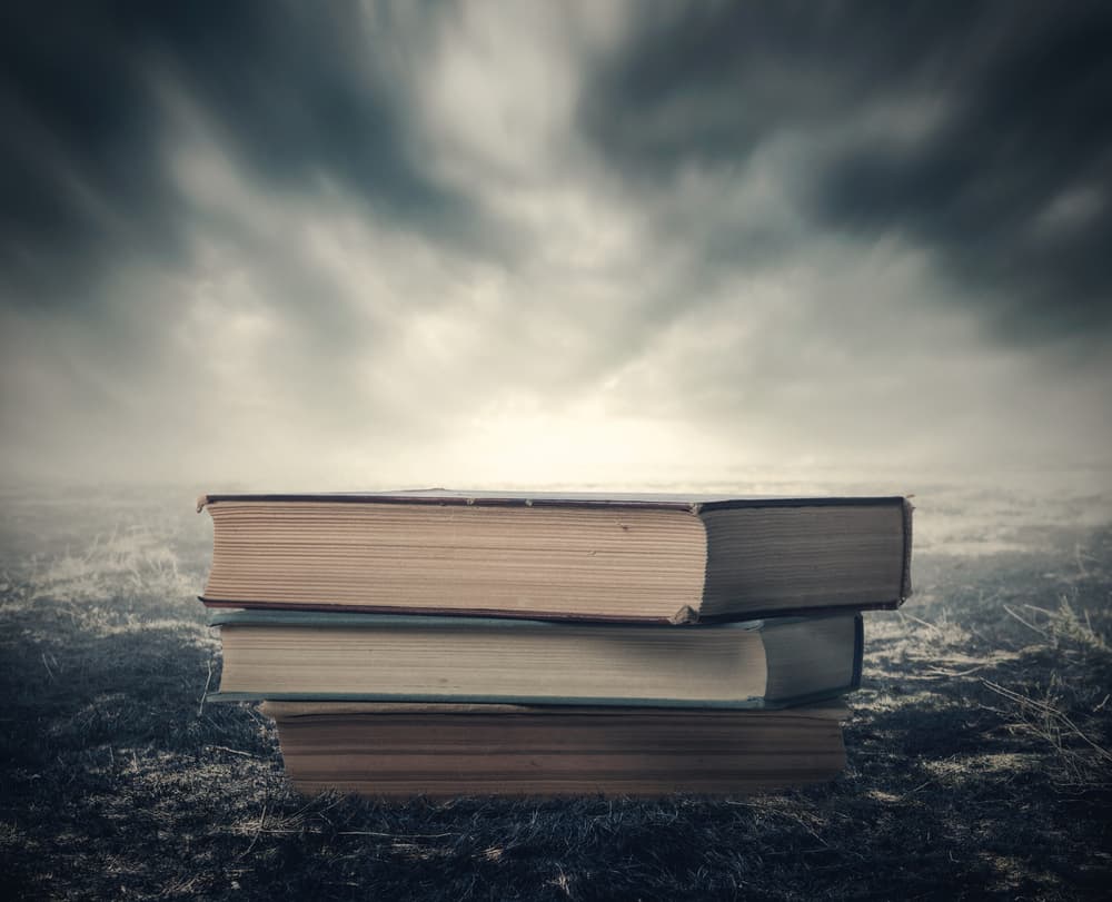 <b>11 de septiembre de 1988,</b>
<br>Edgar Whisenant, un exingeniero de la NASA, escribió un libro “88 razones por las que el rapto será en 1988”, en el texto aseguraba que el rapto de la Iglesia Cristiana ocurriría entre el 11 y 13 de septiembre de ese año. El mundo no se destruyó, pero este hombre hizo textos similares en 1989, y luego en 1993 para asegurar que el mundo se acabaría en una explosión nuclear.