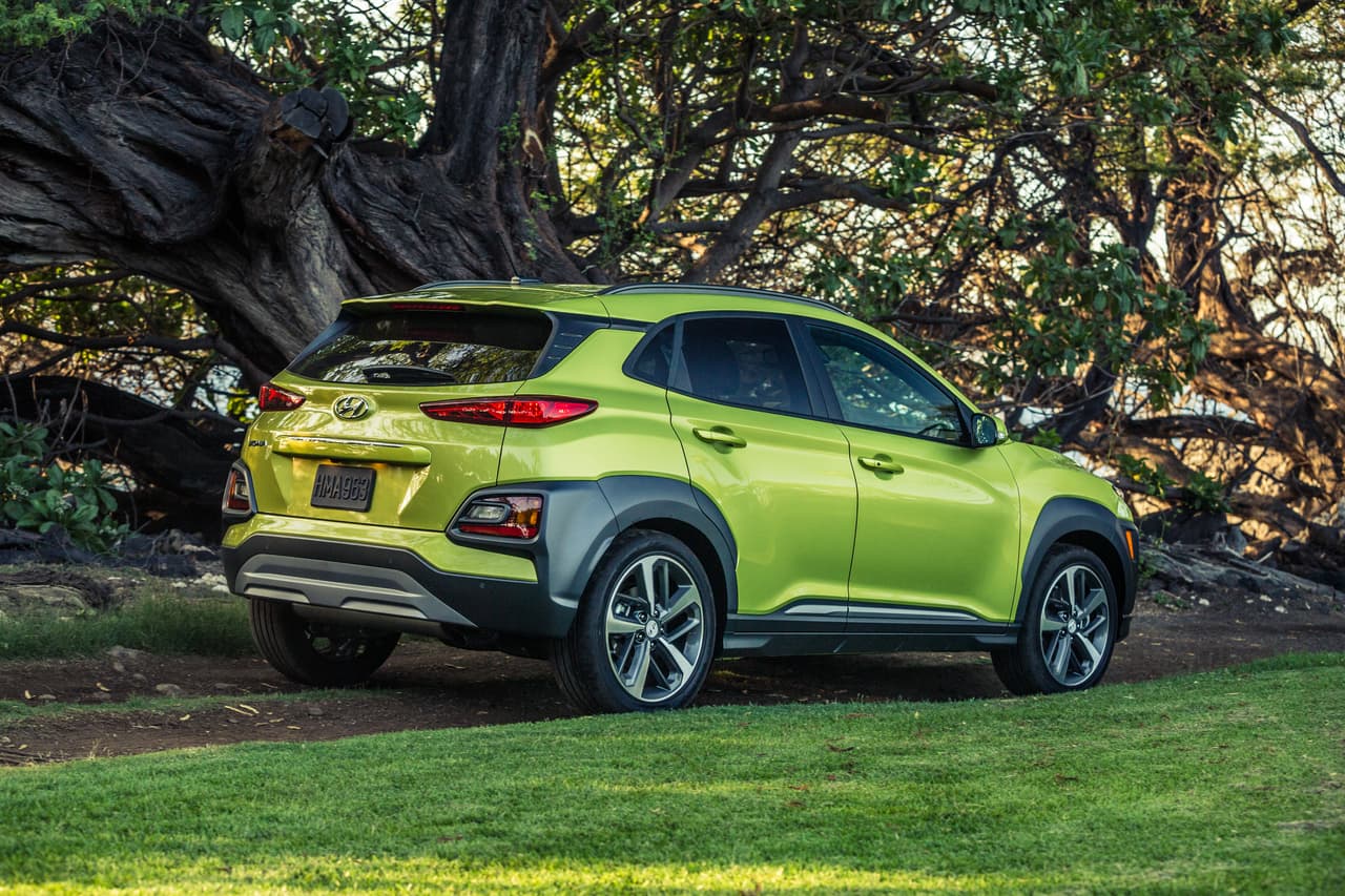 <b>Hyundai Kona 2018</b>
<br>Para este modelo se desarrolló una plataforma completamente nueva que permite una posición alta de manejo y buena área de carga. De acuerdo con la estrategia de la marca, en los próximos años habrá un modelo todavía más pequeño que Kona.