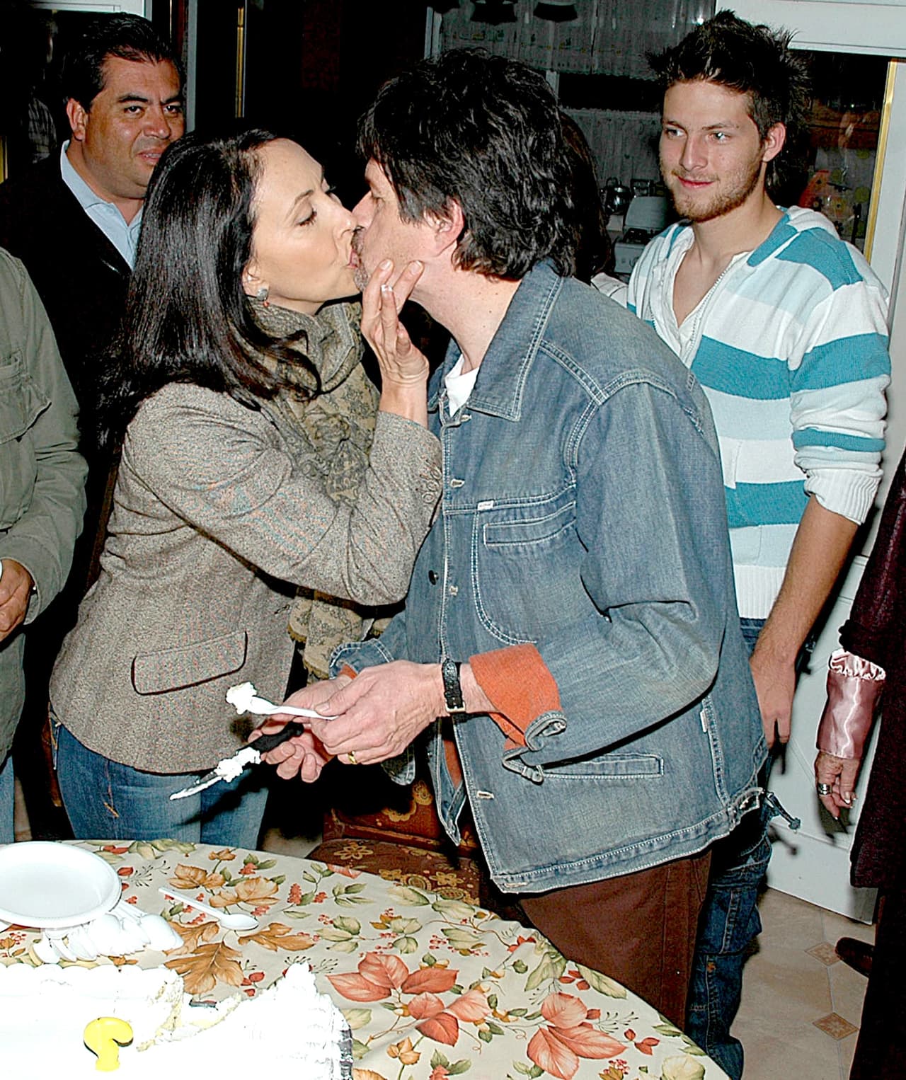 Blanca Guerra fue su coprotagonista y Alejandro cautivó por ser un carismático jefe de familia. Debido al éxito la historia, tuvo que alargarse y arrasó en los Premios TVyNovelas de 2009.