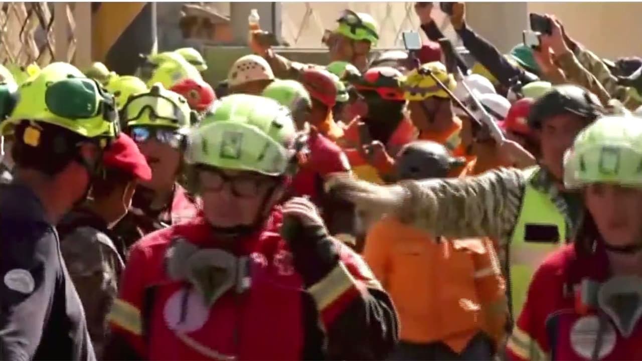 "Todavía están en ubicación de víctimas vivas": Topos de México siguen apoyando a Venezuela