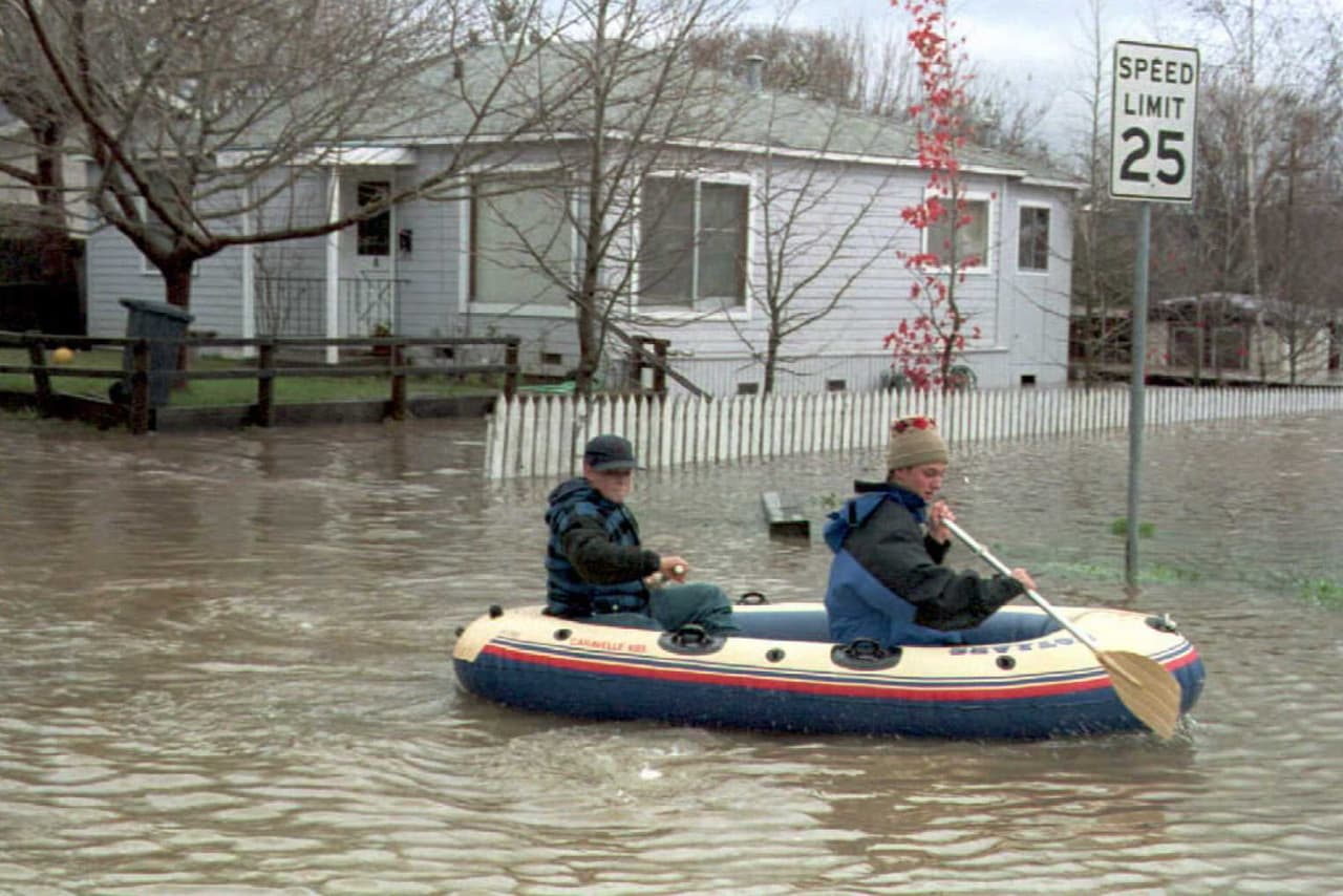 Las inundaciones de enero de 1995 obligaron a evacuar numerosas viviendas en Sebastopol, en el condado de Sonoma, en el norte de California.