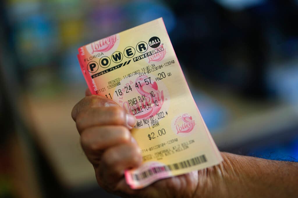 Un billete vendido en Ohio se lleva el premio mayor de Powerball, de $253 millones