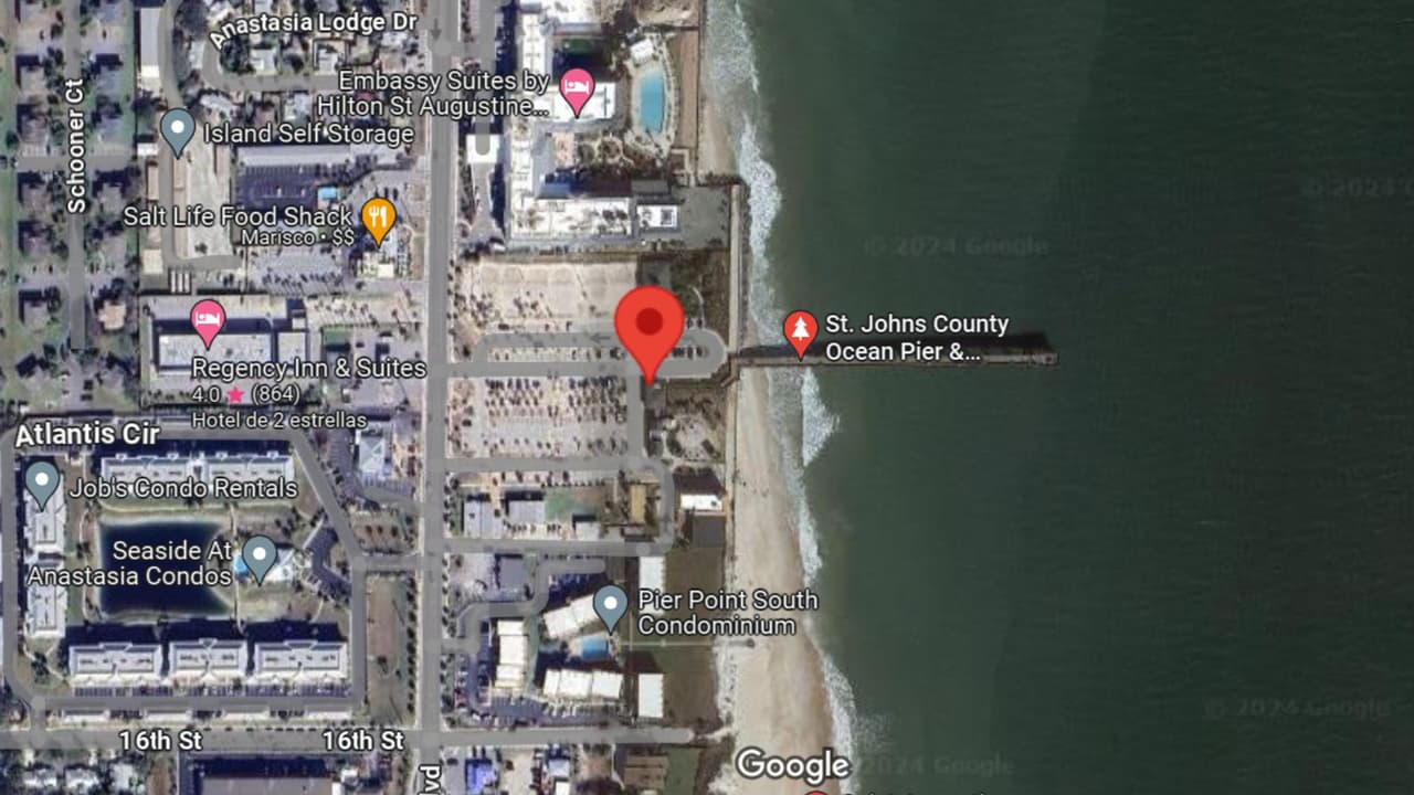 El muelle de St. Augustine Beach, un destino popular para pescadores y surfistas, se encuentra momentáneamente sin acceso directo al agua debido a la restauración de la playa.