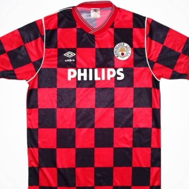 El fútbol a cuadros: la del Barcelona y otras playeras ajedrezadas 