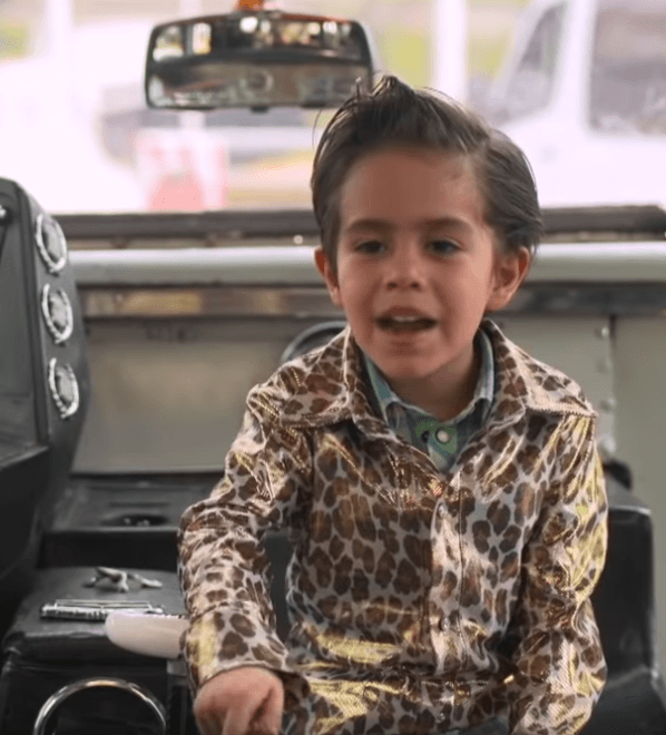 Mateo, quien vive en una de las zonas más exclusivas de la Ciudad de México, confesó que ésta era la primera vez que utilizaba este tipo de transporte. Lo cual, aceptó, no le desagró. También reconoció: "Albertano es muy exótico".