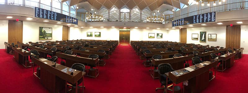 "La Asamblea General elaboró un paquete de ayuda bipartidista en respuesta al covid-19, que coloca a Carolina del Norte en el camino correcto hacia la recuperación”, dijo el presidente del Senado, Phil Berger.