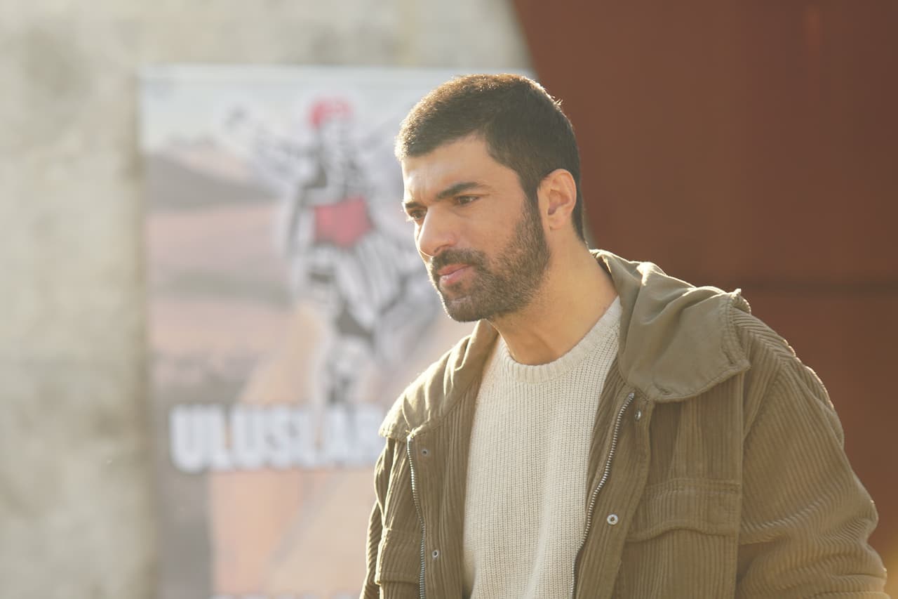 <h3 class="cms-H3-H3"><b>Pasatiempos</b></h3>
<br>Como amante del mar, el protagonista de 
<b>La Hija del Embajador </b>es fanático del buceo, y lo practica cada que le es posible.