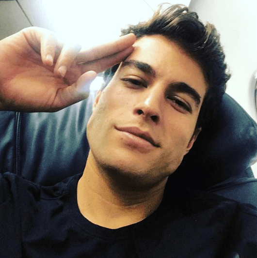 "Lo único que le pido a las mujeres es que no ataquen a las mujeres, que es lo más bonito que tenemos en el mundo", agregó el actor.