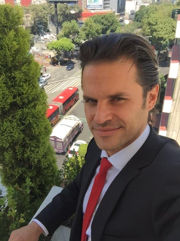 Mark Tacher arrasa con todo a su paso, incluso con el corazón de sus más fieles seguidoras.