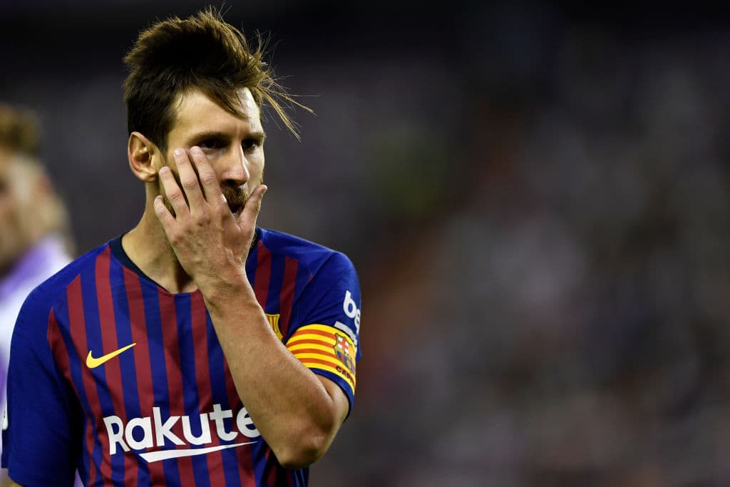 El argentino Lionel Messi tuvo varias oportunidades de gol mediante tiros libres para anotar, pero hoy careció de puntería.