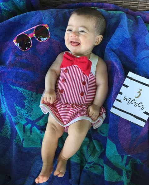 El pasado 21 de enero la bebé cumplió tres meses y la actriz lo celebró con esta tierna foto en Instagram, donde se la ve sonriendo: "3 meses #IsabellaST ".