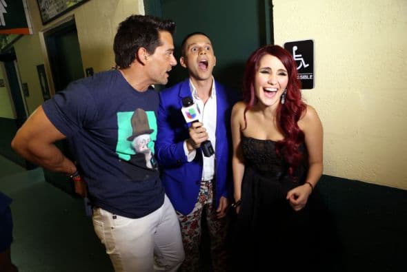 En exclusiva te llevamos detrás de cámaras en estos Premios Juventud 2014. Mira todo lo que pasó cuando las cámaras no estaban encendidas.