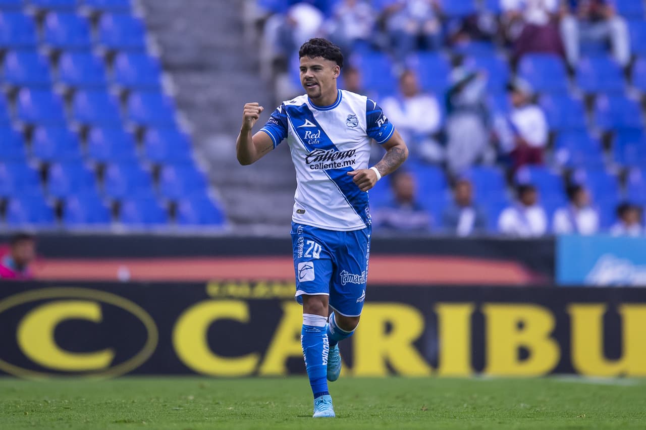 Maxi Araújo inauguró el marcador con solo dos minutos de haber iniciado el partido.