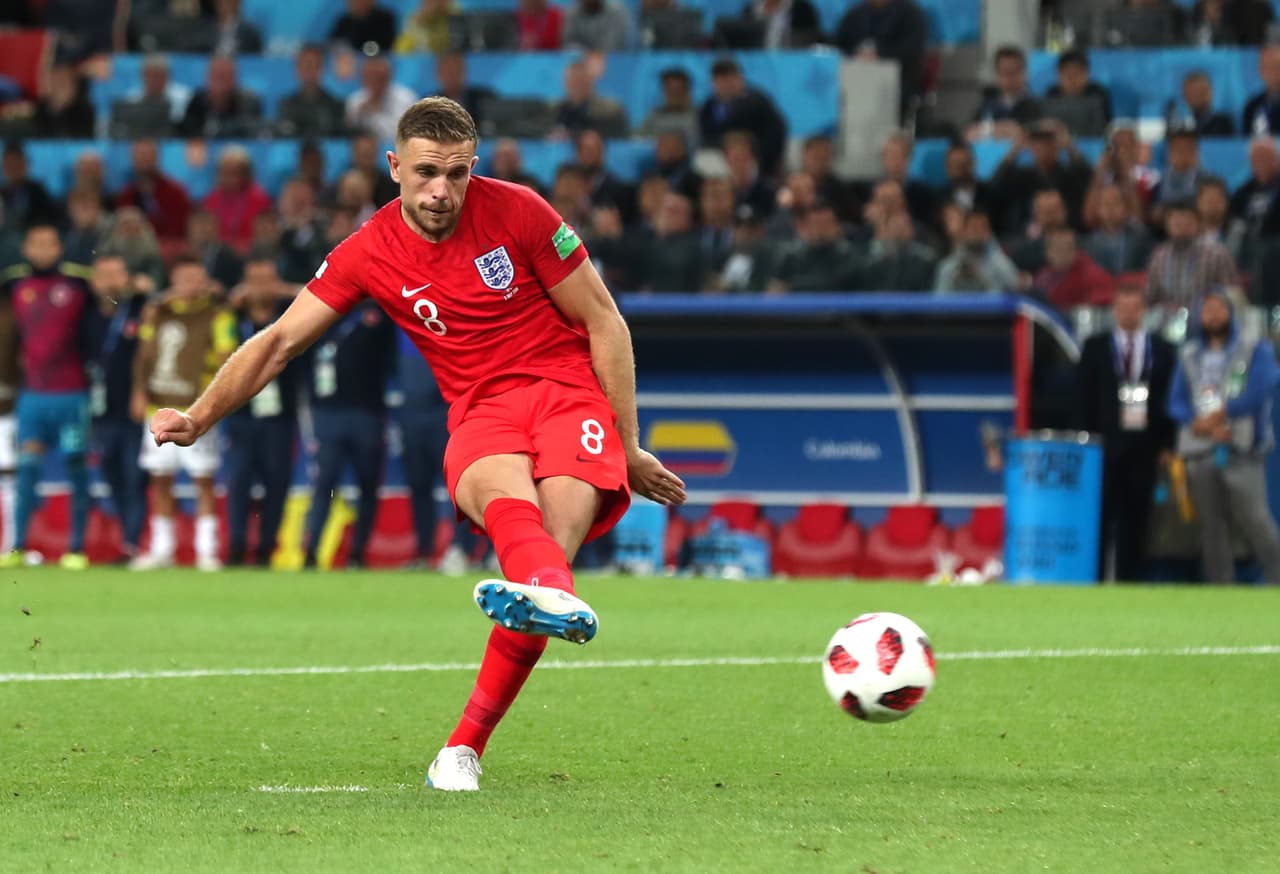 Jordan Henderson vino a cobrar por Inglaterra en la tercera posición. Y el tiro fue hacia la izquierda de Ospina, quien lo adivina y lo ataja. COL 3-2 ING