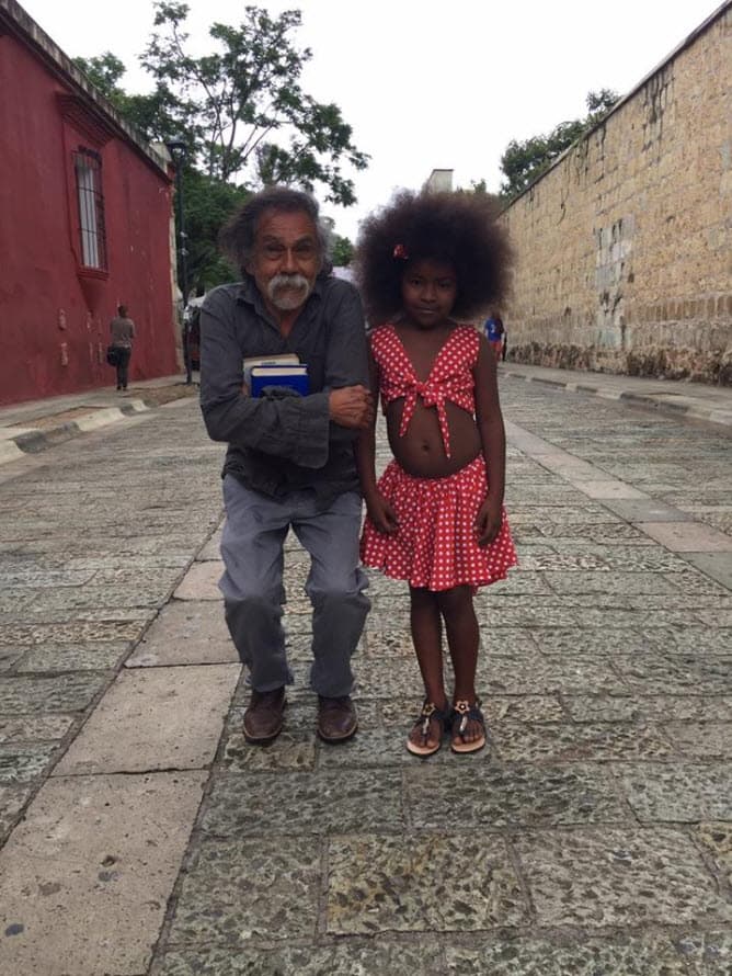 La mayoría de sus trabajos artísticos fueron inspirados en su herencia zapoteca que data de antes de la conquista española del siglo XVI.
<br>