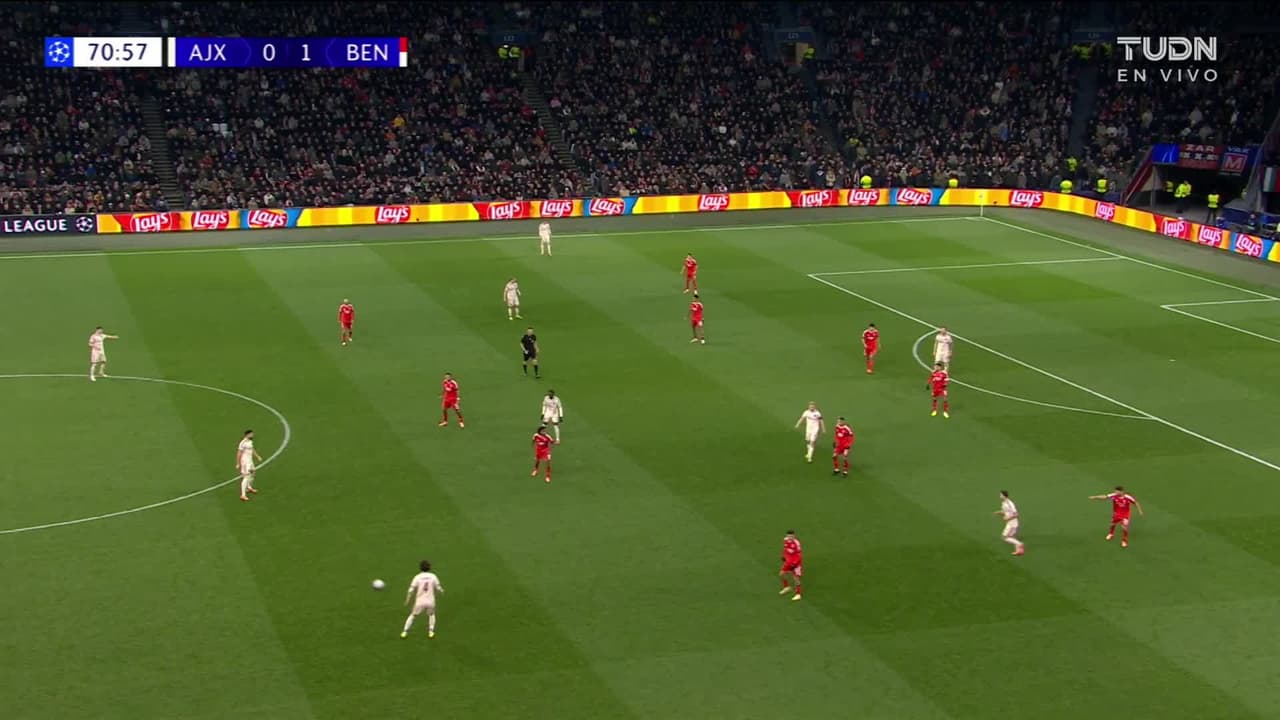 ¡TIRO ATAJADO! disparo por Amar Dedic.