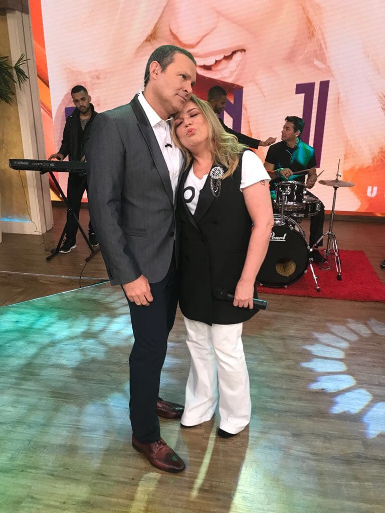 Para despedir esta mañana, nada como escuchar a Ednita Nazario interpretando 'Adiós', su nuevo sencillo.