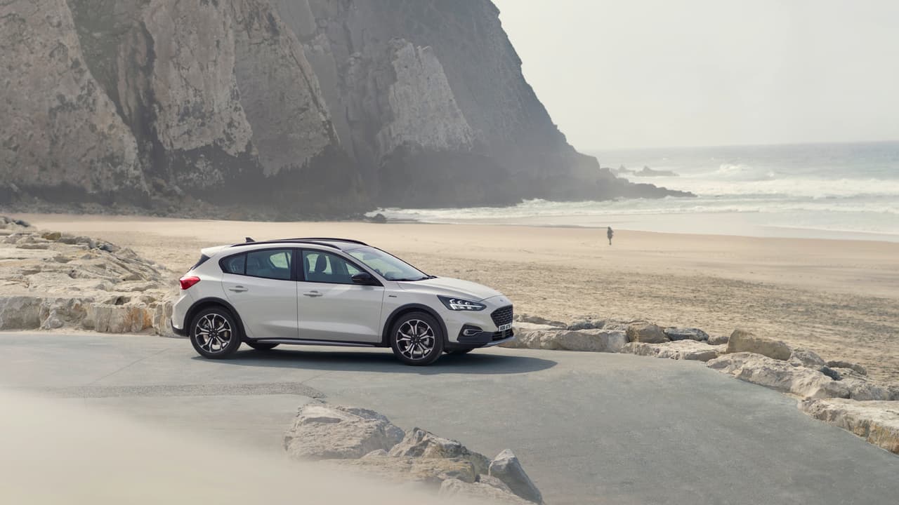 Con sólo darles un vistazo a los modelos de la cuarta generación del Ford Focus en fácil ver que Ford le subió la temperatura al énfasis sobre el diseño, especialmente en referencia al diseño exterior. Sin dejar de guardar un sentido de familiaridad, los nuevos modelos cuentan con una elegancia y cuidado a los detalles superior a los de los modelos que reemplazan.