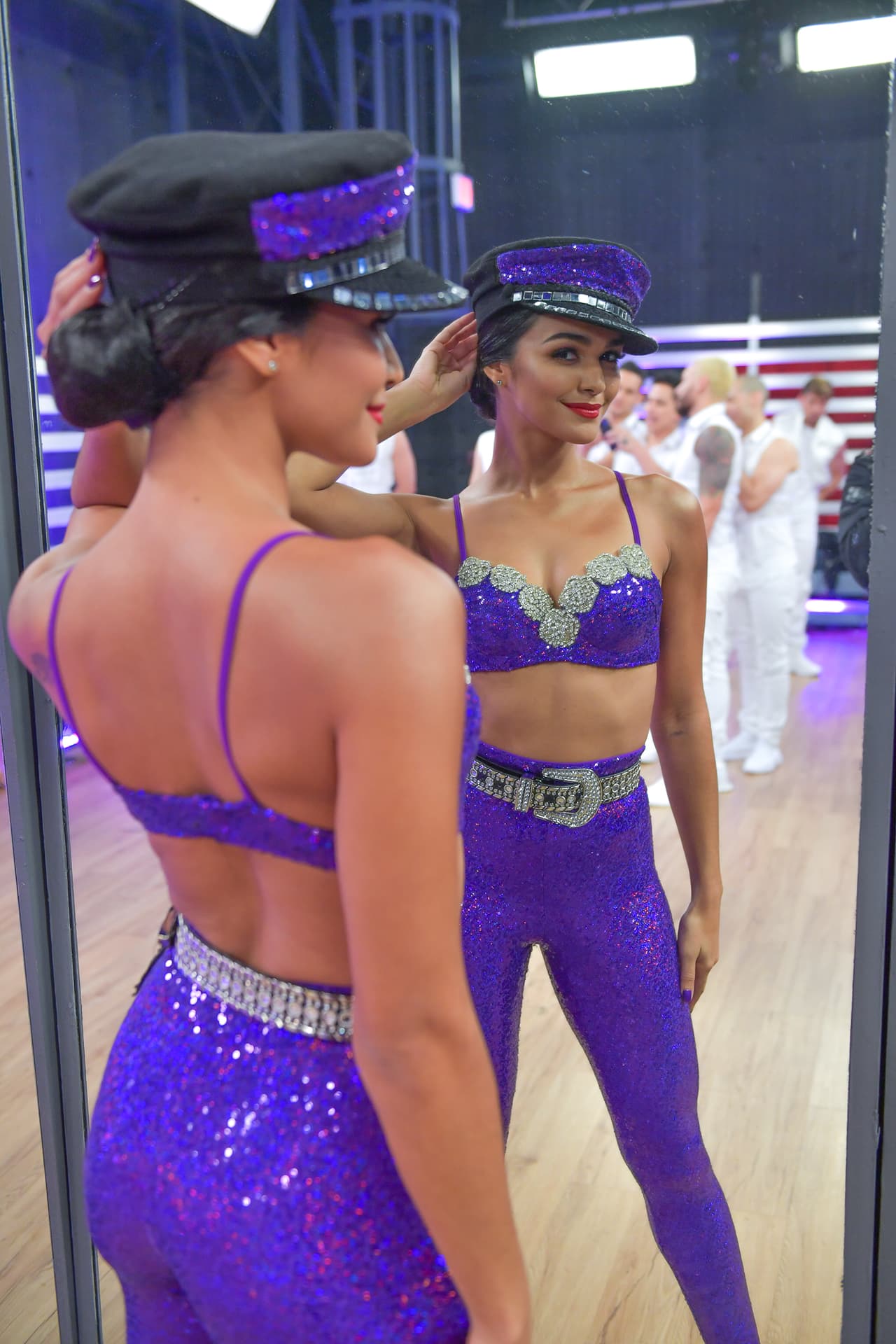 Kiara Liz Ortega también posó muy coqueta con su vestuario para rendir tributo a Selena Quintanilla.