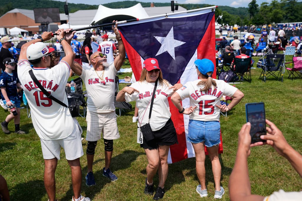 La mayoría de los fanáticos vistió la camisa de Beltrán, cuando militaba con los Mets de Nueva York y durante 6 de 7 temporadas, llevó el número 15.