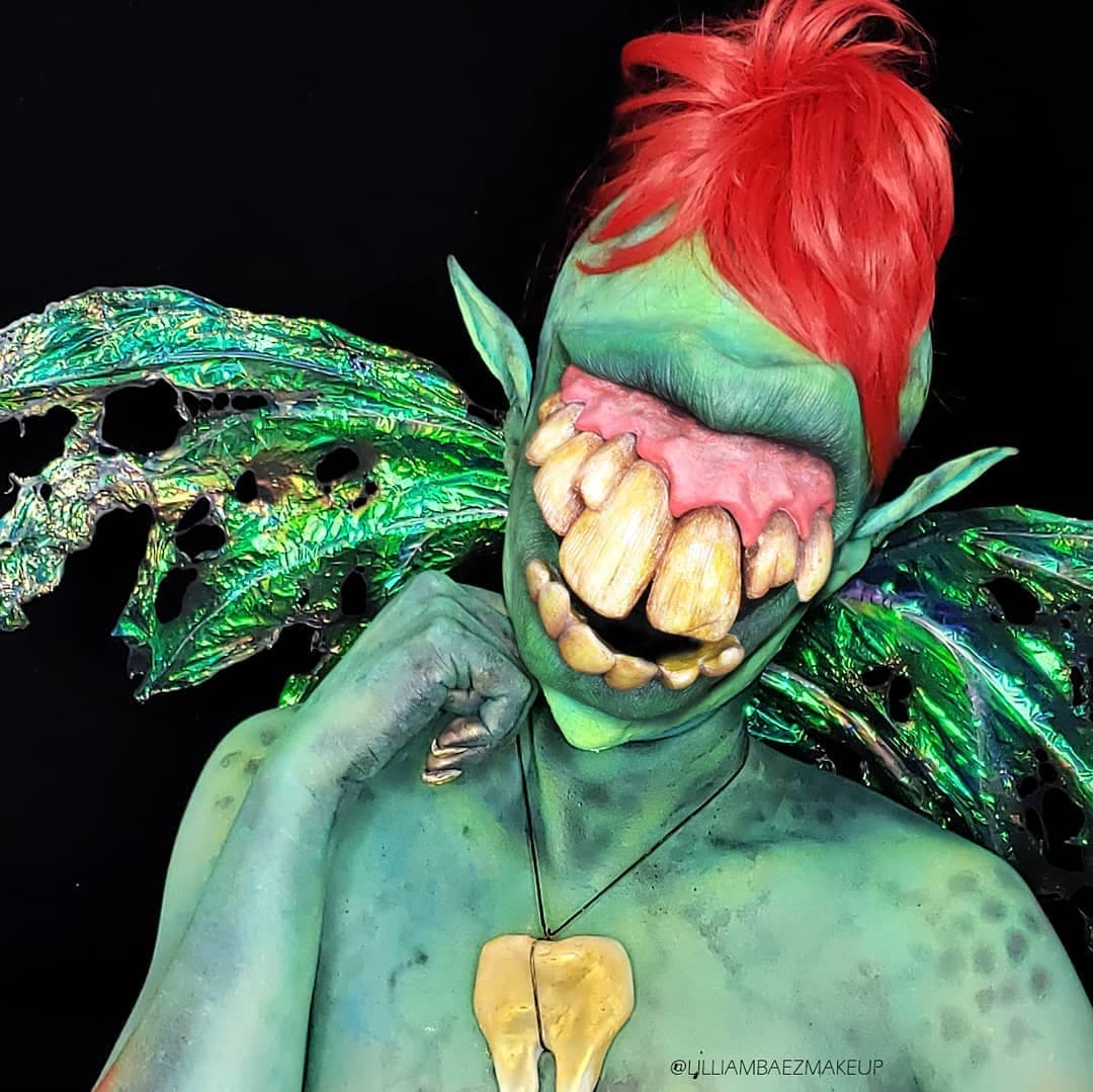 "Cada día camino en la incertidumbre como cualquier artista, pero al mismo tiempo convencida de que el que persevera triunfa". Así describe su día a día la arquitecta que dejó los planos por las paletas de maquillaje.