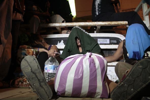 Hartos del creciente número de secuestros, robos y extorsiones, y de la pasividad de las autoridades locales, cerca de mil campesinos e indígenas -algunos de edades tan tempranas como 14 años-, tomaron escopetas y machetes el 6 de enero para salir con el rostro cubierto a defender sus comunidades en varios municipios de la Costa Chica de Guerrero.