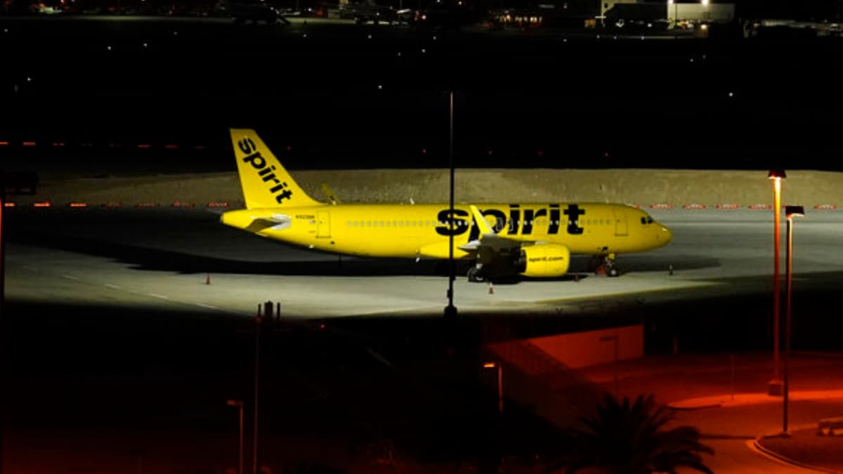 “Esto es todo por esta noche”: controladores despiden por radio el último vuelo de Spirit que aterrizó en Dallas