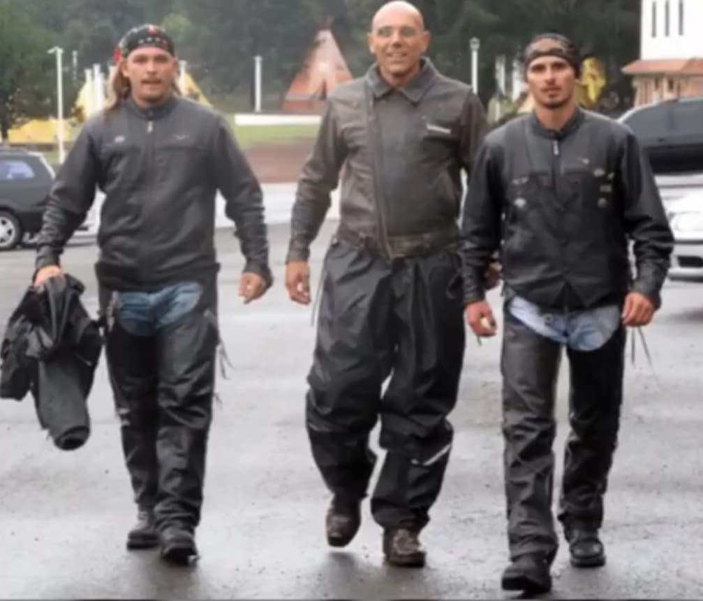 Jordi se unió con su hermano para emprender un negocio de compra y venta de motocicletas de segunda mano por Internet llamado 'Motoventa'.