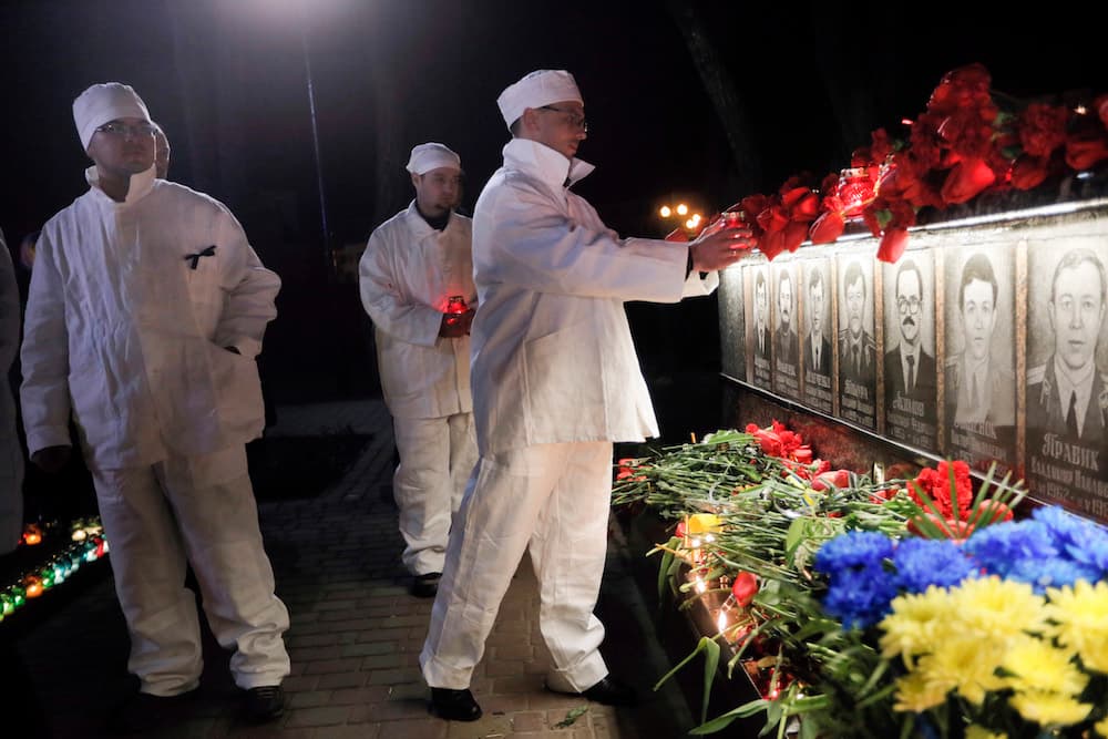 Trabajadores de la planta nuclear vistieron el uniforme