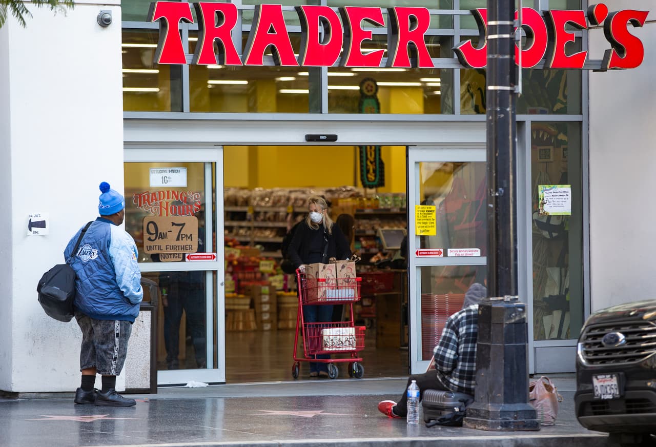 <b>Los supermercados Trader Joe y Costco</b> se sumaron a las tiendas que retiraron las cebollas contaminadas.