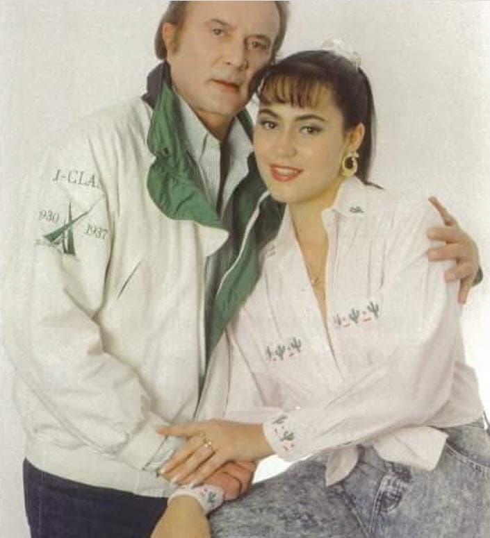 A ella le pareció "extraña" esa acción, pues aseguró que el actor "siempre nos dijo a mí hermano y a mí que a él no le gustaría estar en una casa de asilo. Así fue como hablé y no contestó él su teléfono, contestó ella (Edith)". 
<br>