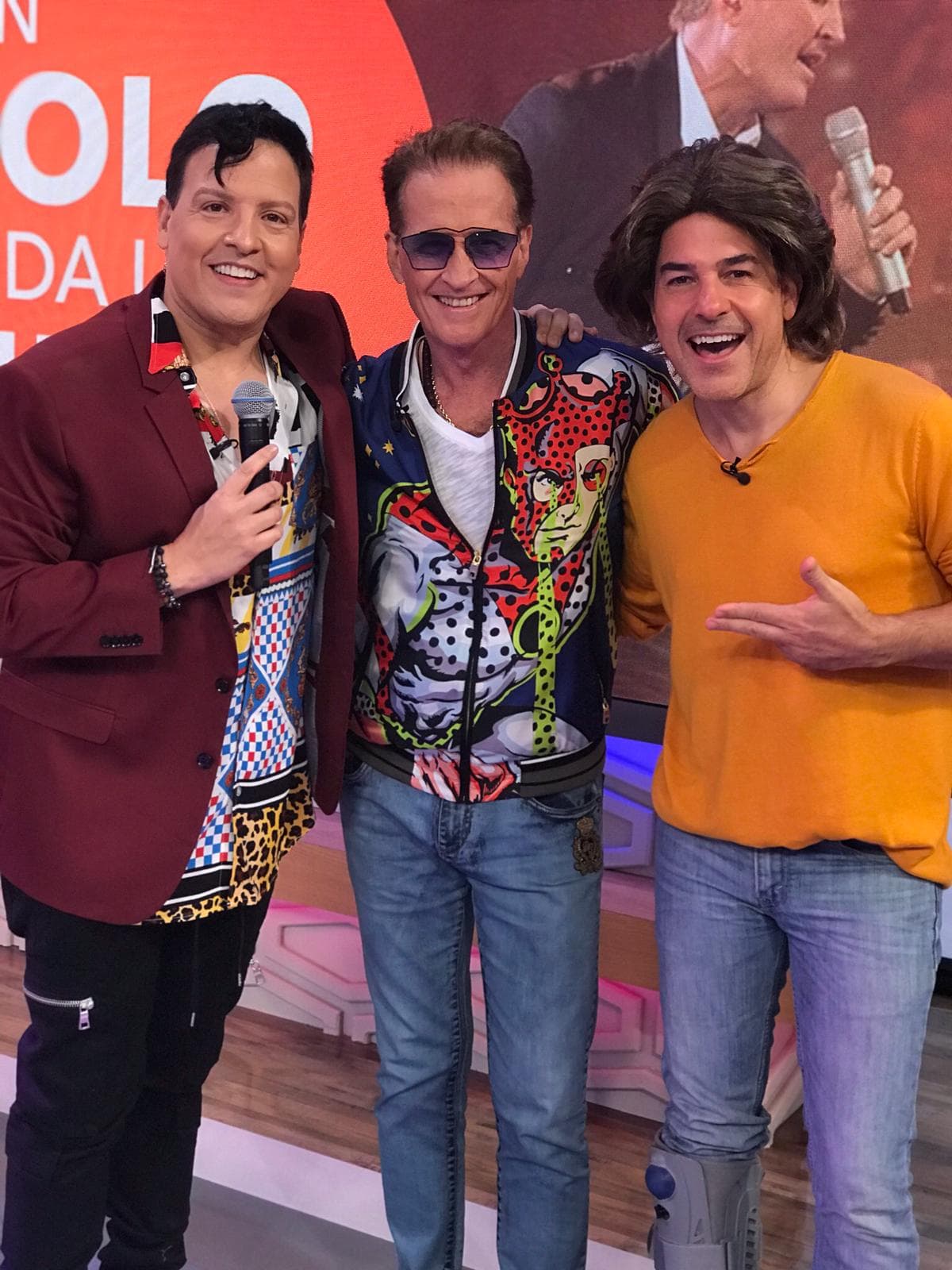 Emmanuel lució feliz de recordar sus más grandes éxitos en la casa de Despierta América.