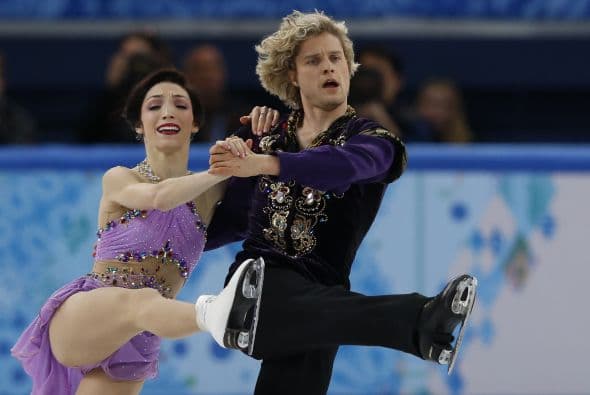 Meryl Davis y Charlie White se han proclamado hoy campeones olímpicos de danza de patinaje artístico en Sochi 2014, una vez disputado el programa libre en el que mantuvieron el liderato que el domingo alcanzaron en el corto. Davis y White, primera pareja de EEUU en ganar un Mundial y que llegaron a Sochi como subcampeones olímpicos, se impusieron en el Palacio Iceberg con 195,52 puntos y un programa largo con música de 'Sherezade", de Nikolai Rimski-Korsakov. Superaron a los defensores del título, los canadienses Tessa Virtue y Scott Moir, que se colgaron la plata con 190,99. El bronce ha sido para la pareja rusa integrada por Elena Ilinykh y Nikita Kapsalapov, con 183,48. Meryl y White llevan 17 años patinando juntos.