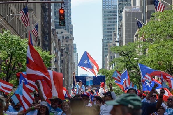 El Desfile Puertorriqueño otorga becas a estudiantes boricuas destacados