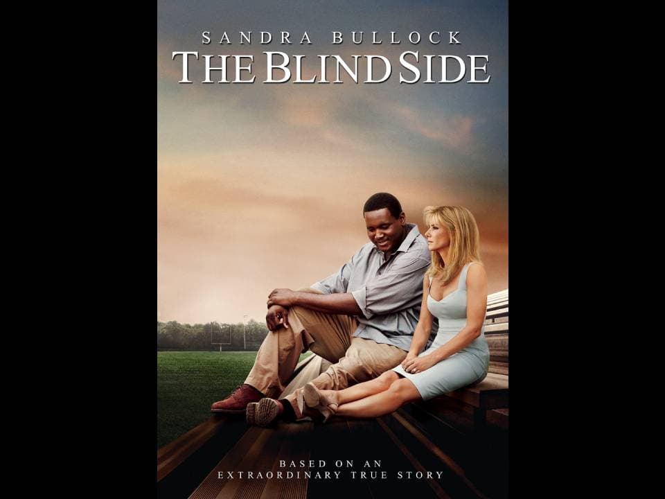 'The Blind Side' (2009) | Basada en hechos reales. Michael Oher, un joven afroamericano de escasos recursos es acogido por una familia blanca estadounidense. Es la historia de cómo Oher superó sus dificultades hasta llegar a la NFL.