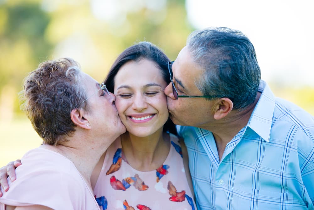 Cuando el amor te llama debes responder, pero no descuides tu vida familiar ni personal porque podrías envolverte en situaciones algo contradictorias mientras esté Mercurio retrógrado en tu signo. Una cuestión íntima no tiene por qué ser del conocimiento de todos tus amigos.