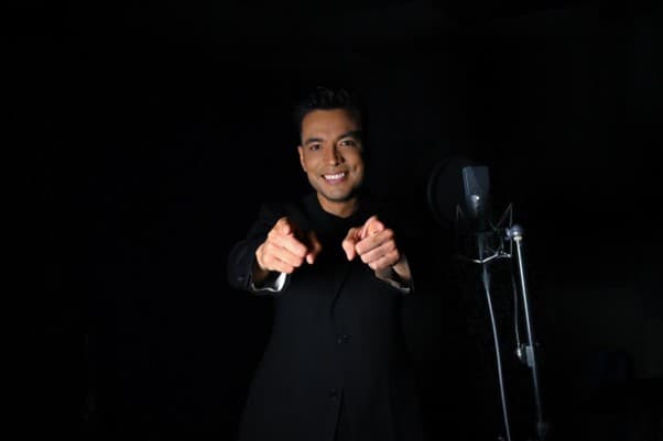 JAVIER DELGADO CONQUISTA LOS SOVAS Y ELEVA EL ESTÁNDAR DEL TALENTO LATINO EN LA INDUSTRIA GLOBAL