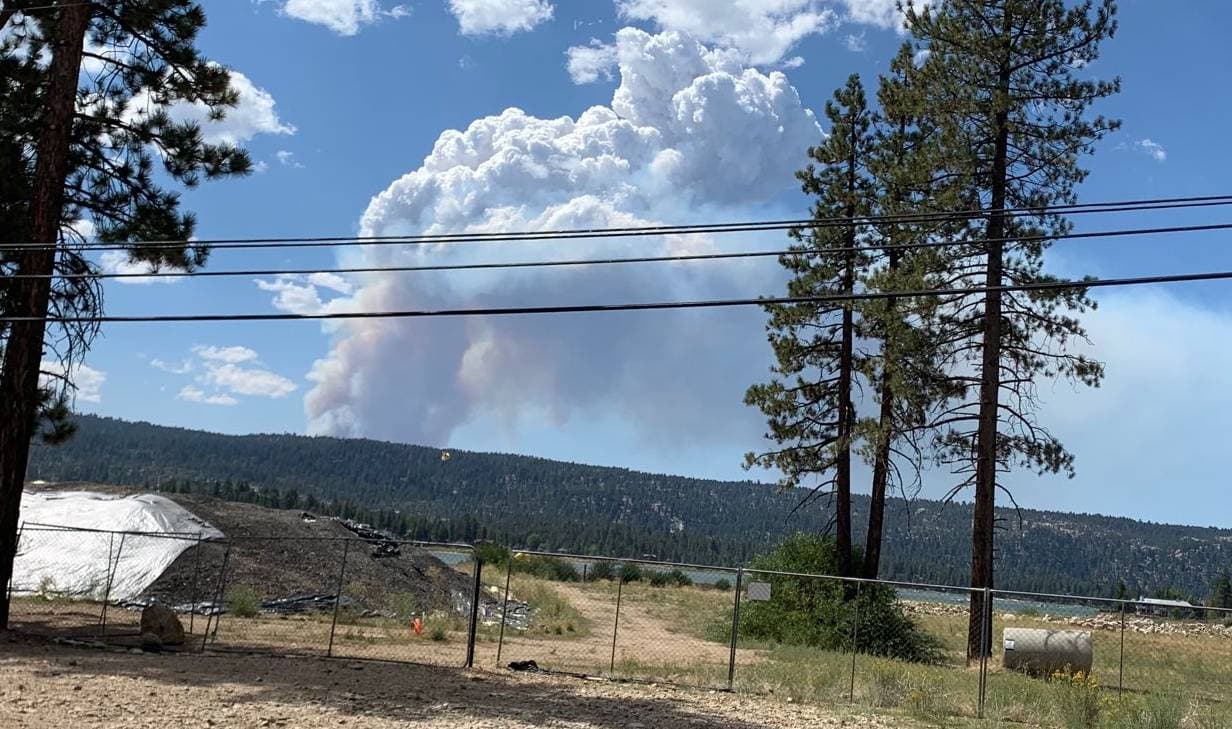 Órdenes de evacuación debido al incendio El Dorado que ha consumido 800 acres en Yucaipa
