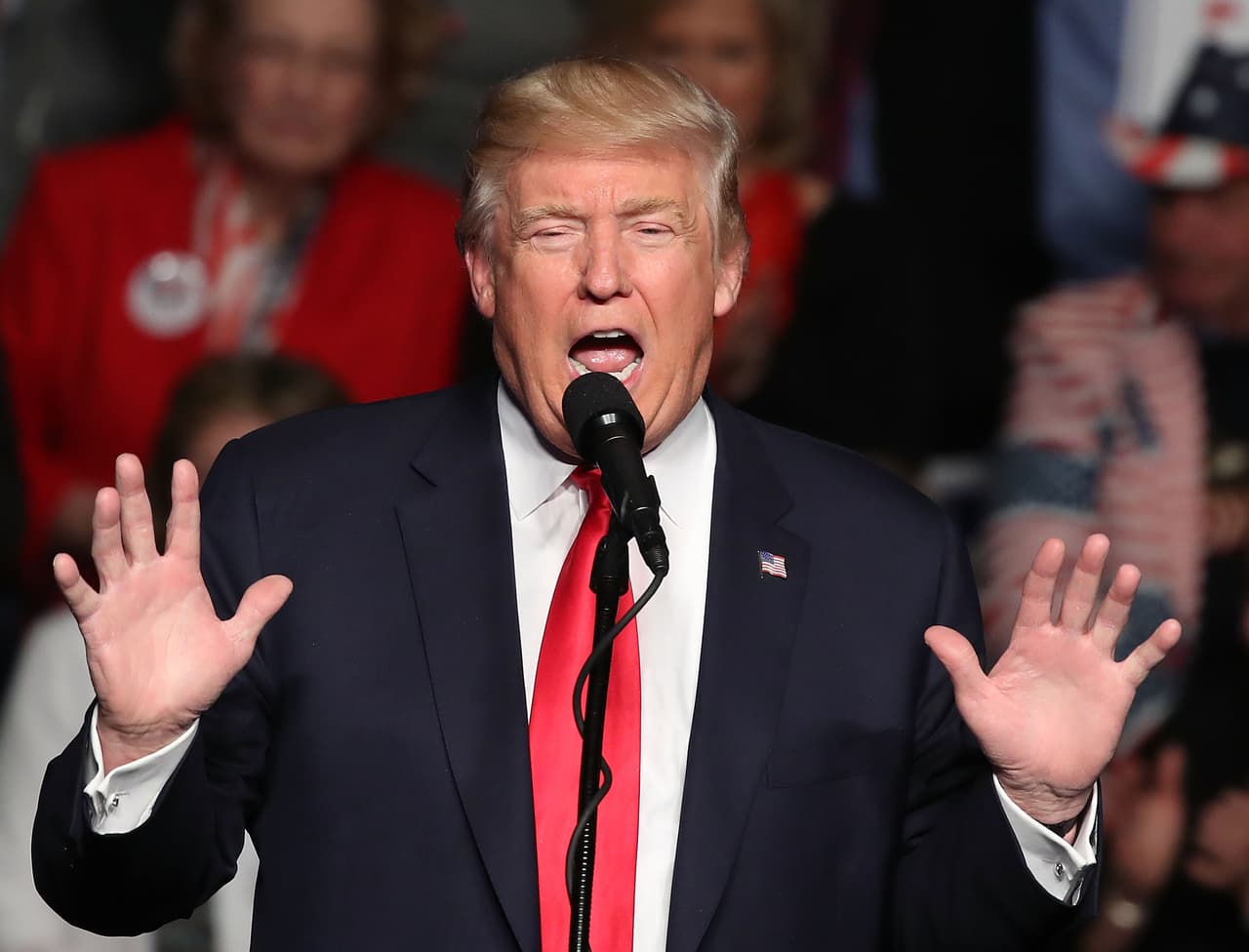 Trump ha dicho que no se opone a las vacunas, pero que sí a que sean puestas todas "en una dosis masiva".