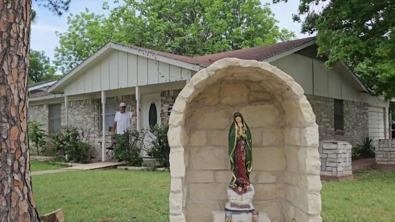 Conflicto de fe en Texas: Ciudad amenaza con quitar capilla de la Virgen de Guadalupe construida por un hispano