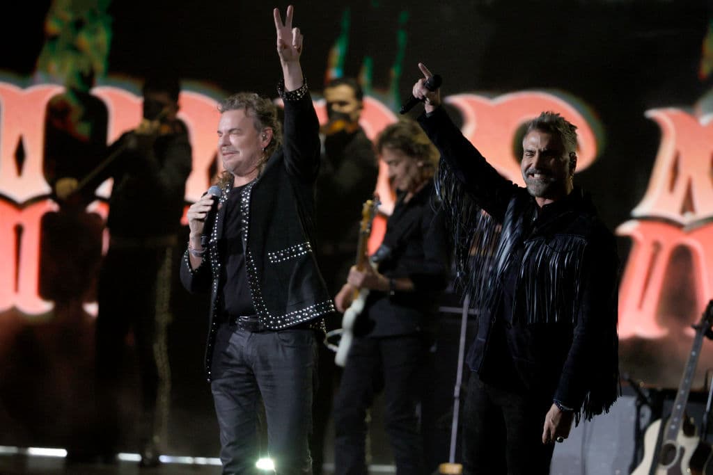 Por primera vez en la historia, 
<b><a href="https://www.univision.com/shows/latin-grammy/alejandro-fernandez-y-mana-en-latin-grammy-2021-estrenaron-version-de-mariposa-traicionera-video" target="_blank">Maná y Alejandro Fernández unieron sus voces</a></b> y talento para interpretar
<b> </b>el tema ‘Mariposa Traicionera’.
