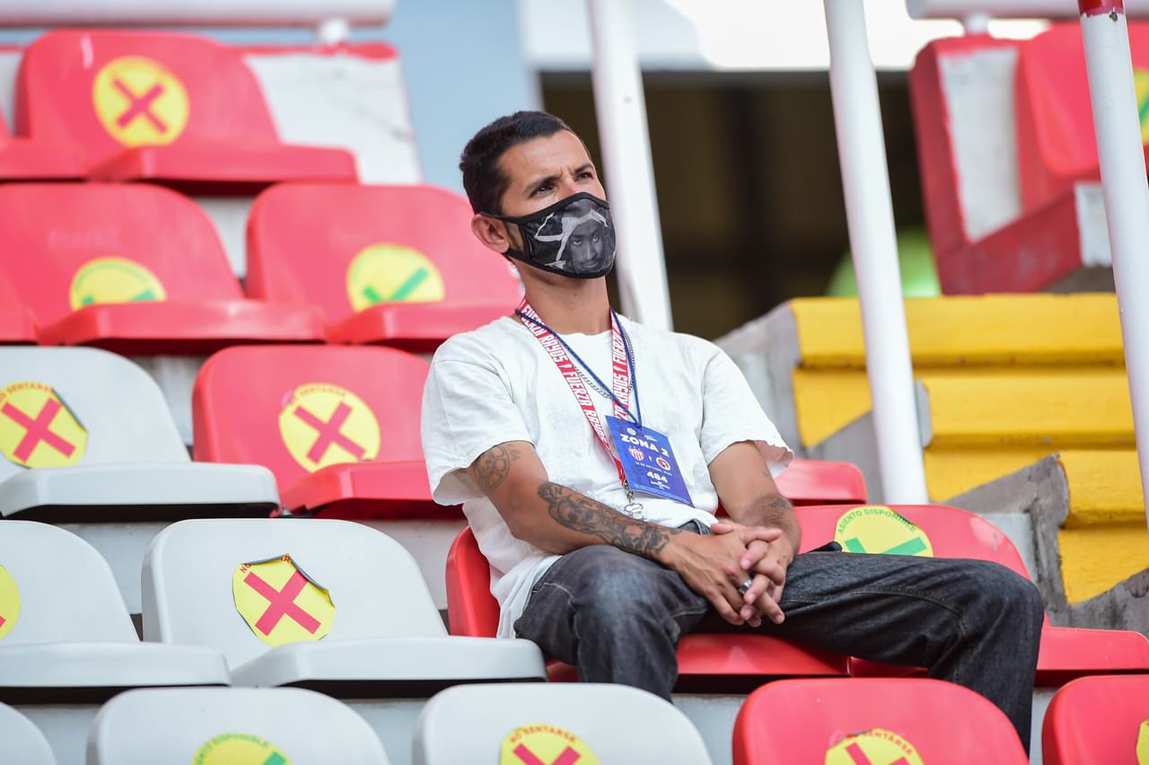 En el Victoria se marcaron los asientos indicando la distancia que debe existir entre los asistentes.