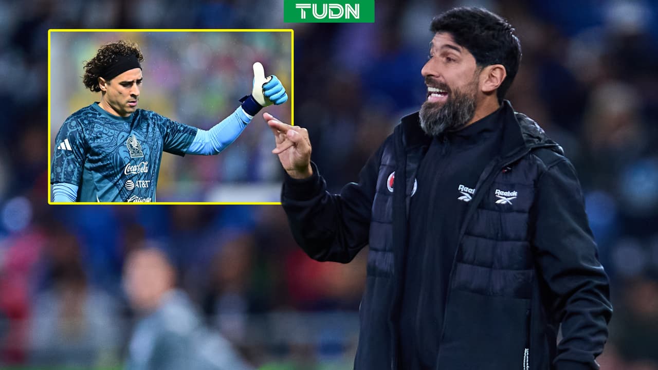 El 'Loco' Abreu defiende a Guillermo Ochoa de las críticas 