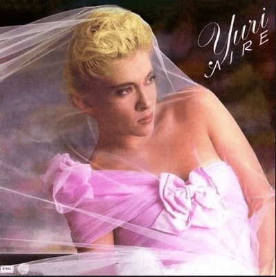 El tema pertenece al disco 'Aire' de Yuri, lanzado en 1987. La canción fue escrita por Consuelo Arangoy Marella Cayre.