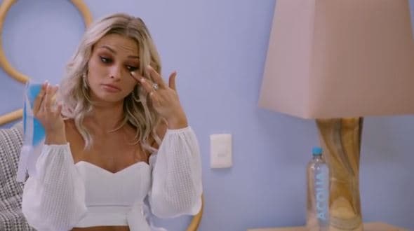 "Si la metemos bonita y como es ella, pues valía gorro. No, así está diseñado el personaje", resaltó.