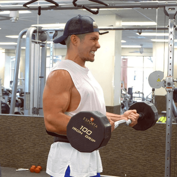 'Chino' Miranda quien también está nominado en Latin GRAMMY es otro de los que está en esta lista por ser tan disciplinado en sus rutinas.